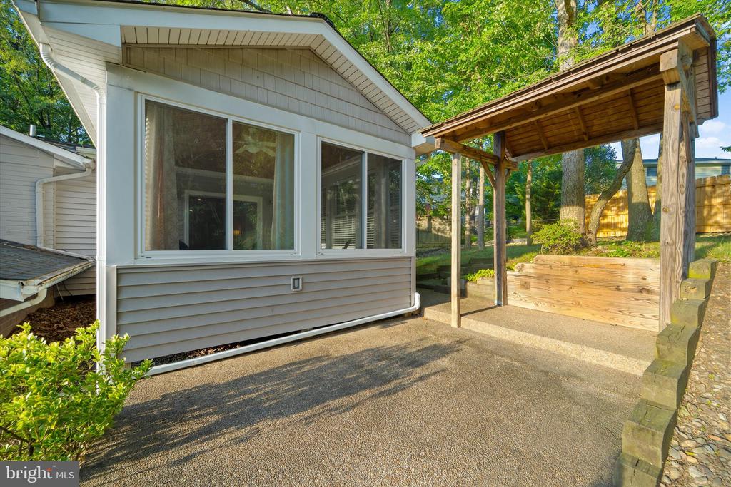 8121 TRURO COURT