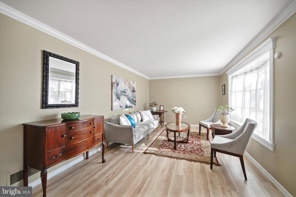 8121 TRURO COURT