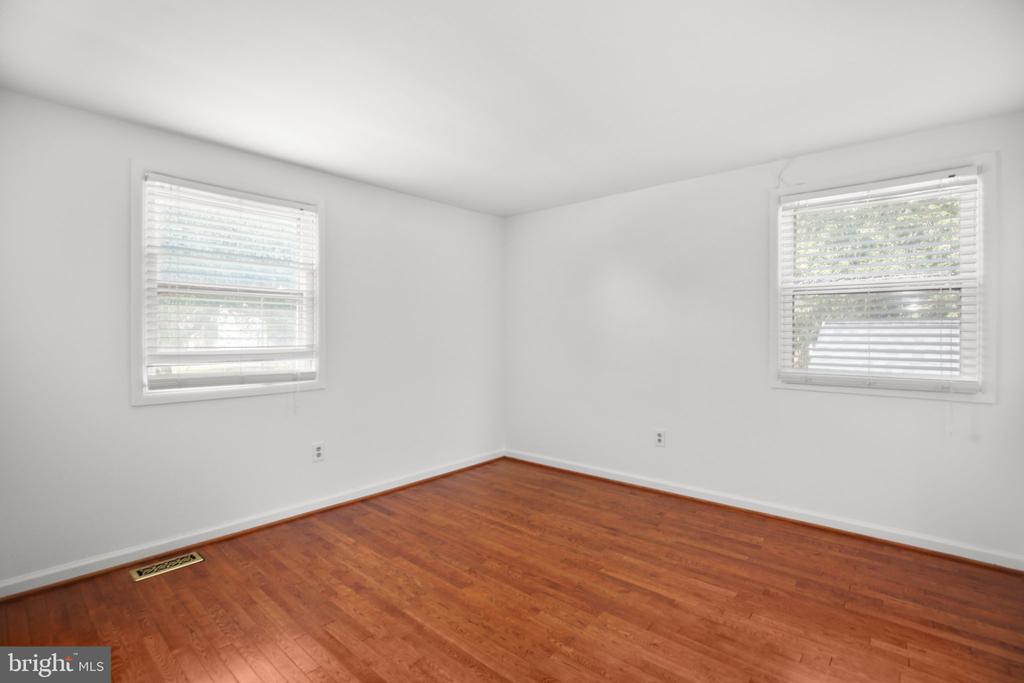 6903 SPELMAN DRIVE