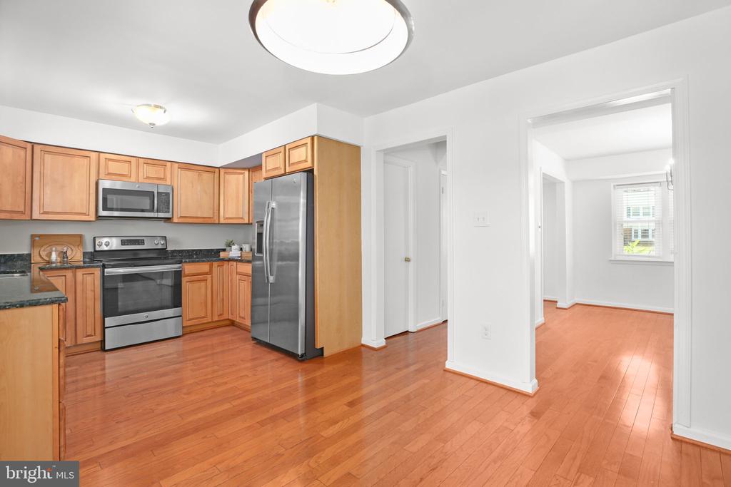 6903 SPELMAN DRIVE
