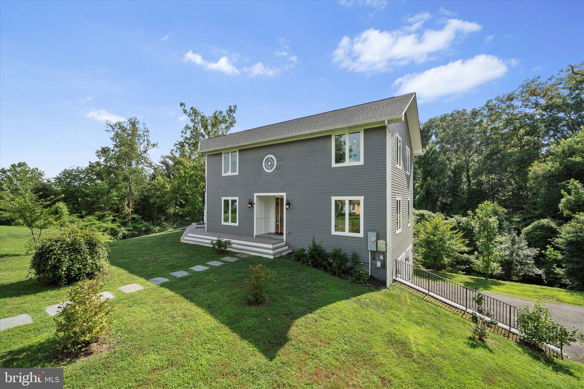 5911 MOUNT VERNON BOULEVARD