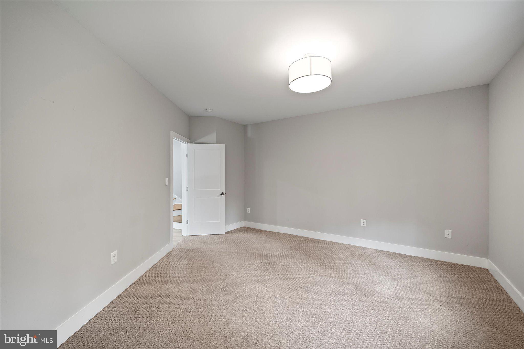 5911 MOUNT VERNON BOULEVARD