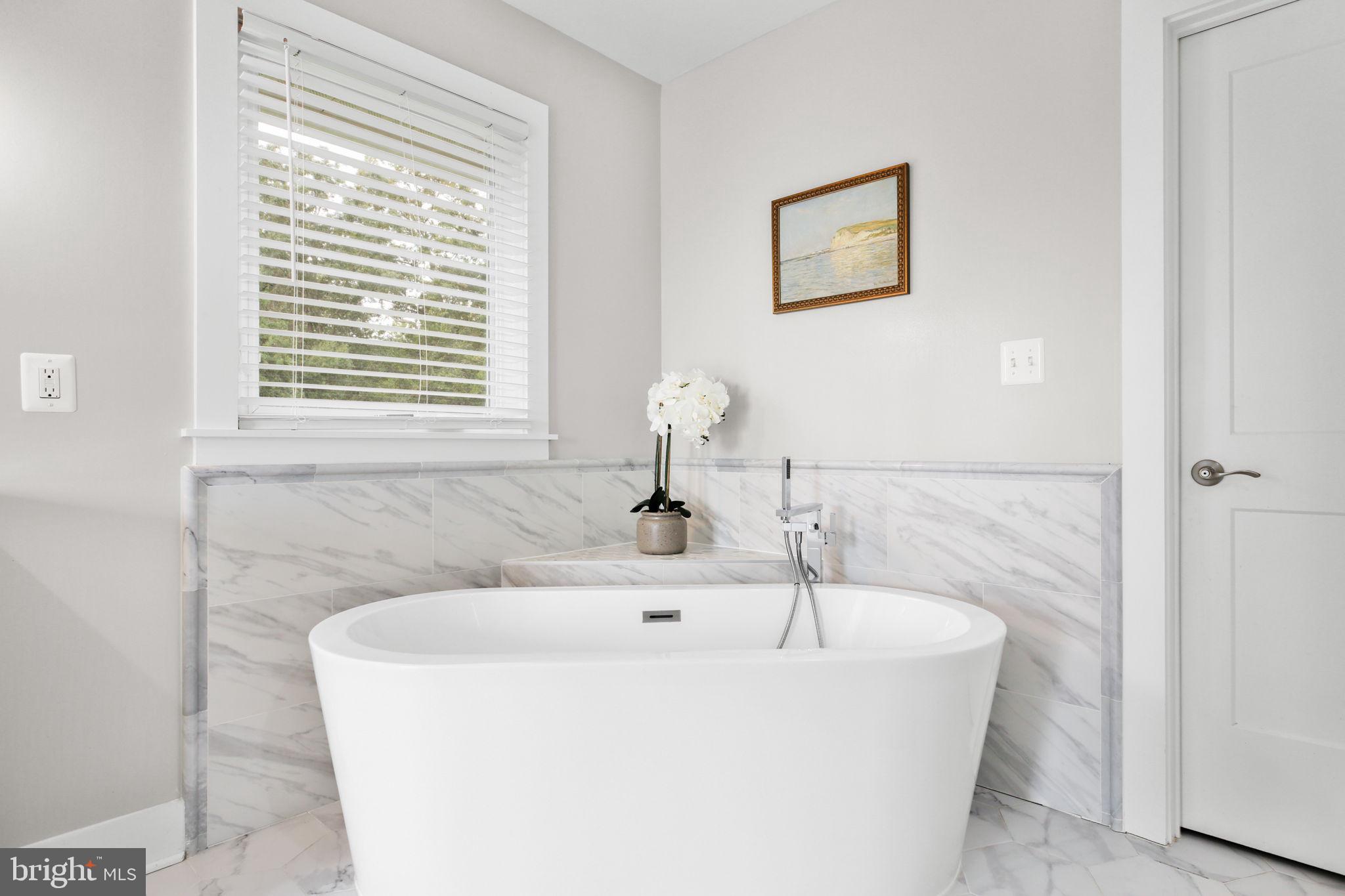 5911 MOUNT VERNON BOULEVARD