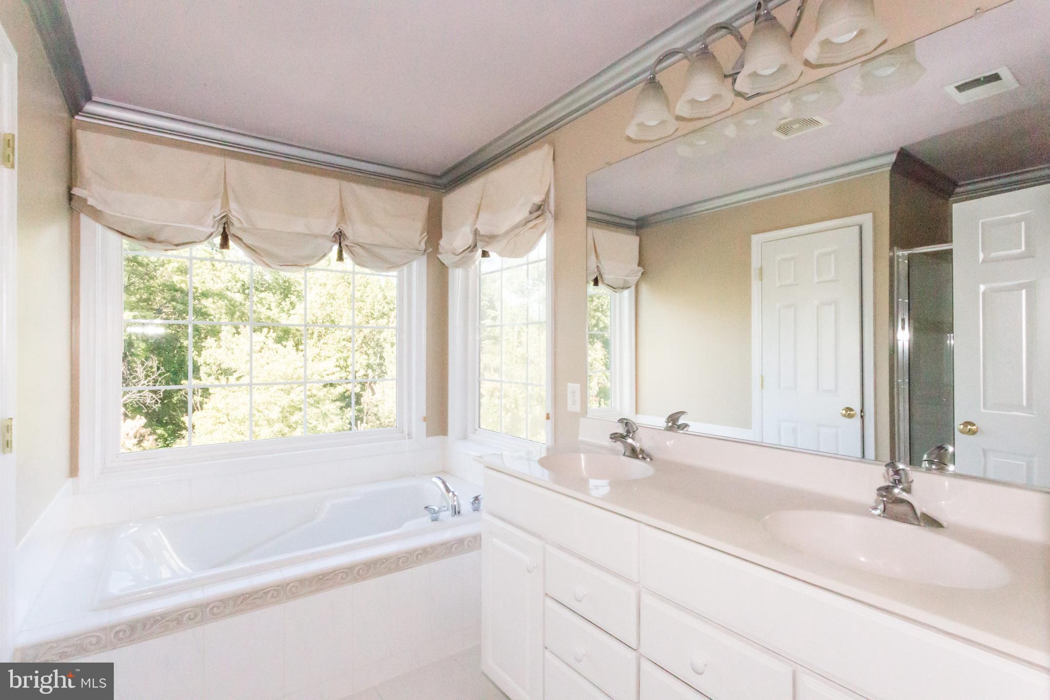 2462 TERRA COTTA CIRCLE