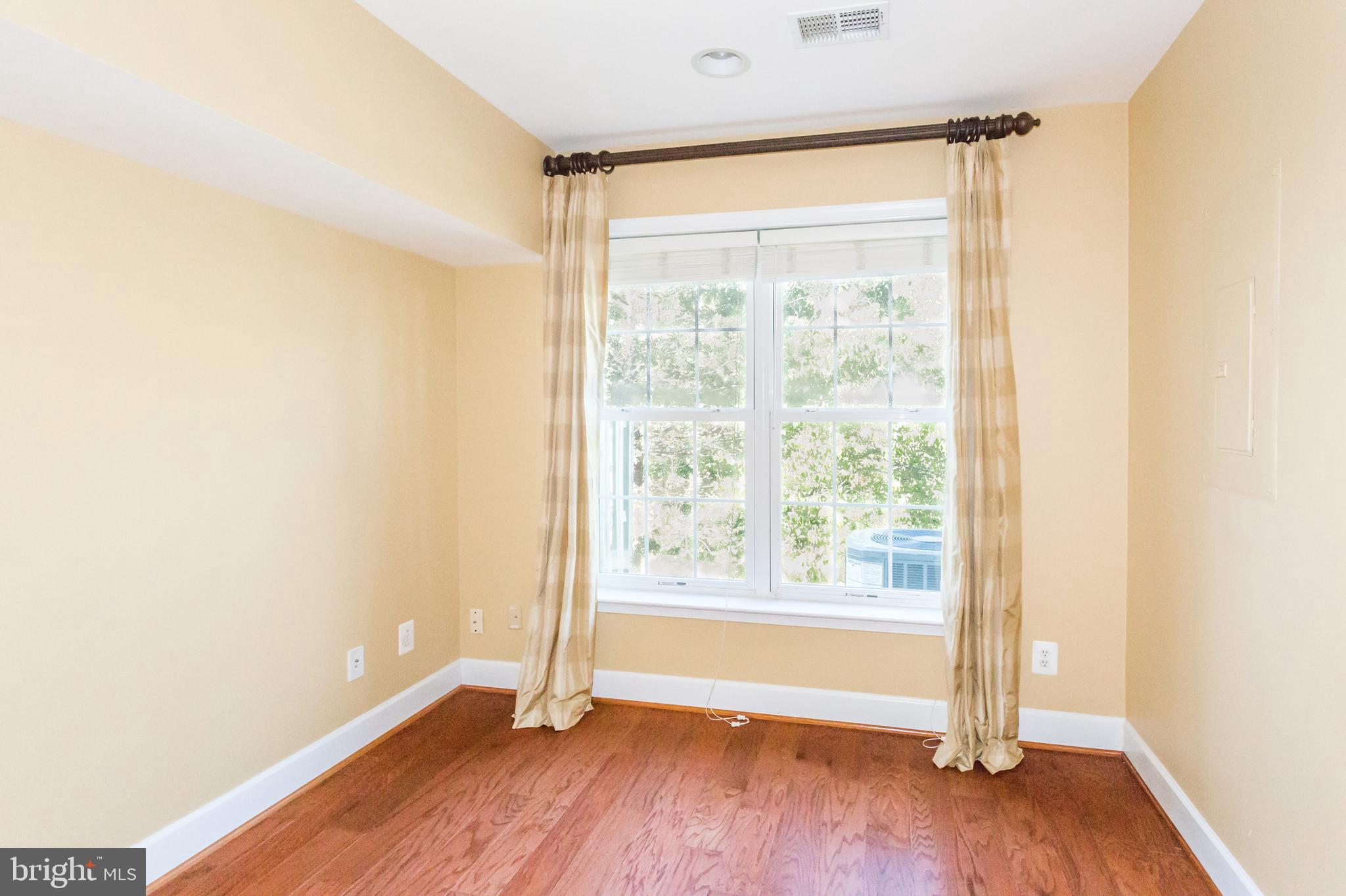 2462 TERRA COTTA CIRCLE