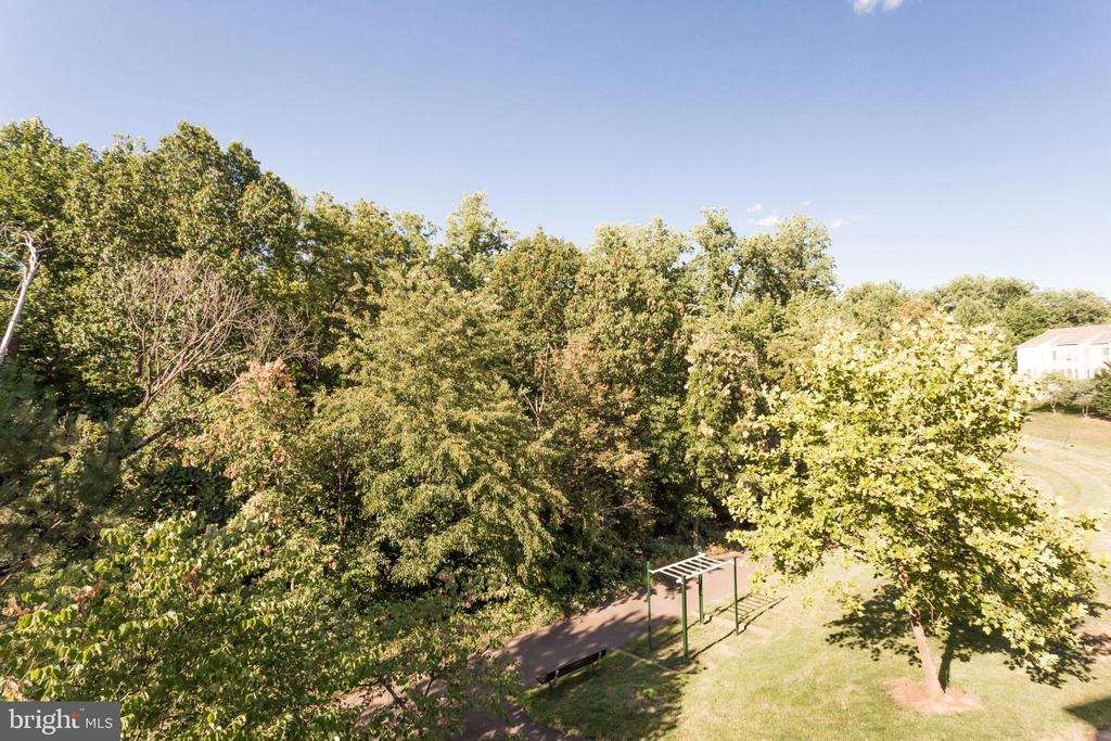 2462 TERRA COTTA CIRCLE