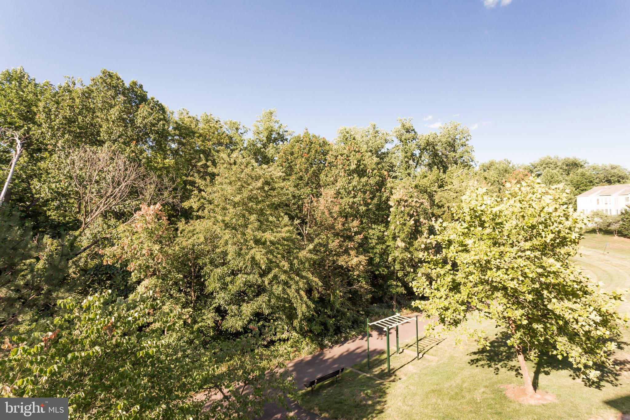 2462 TERRA COTTA CIRCLE