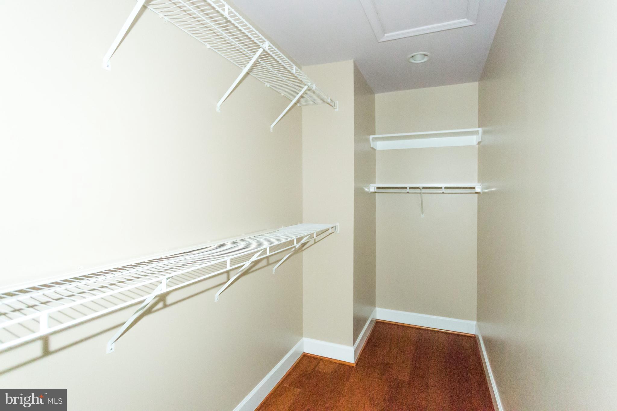 2462 TERRA COTTA CIRCLE