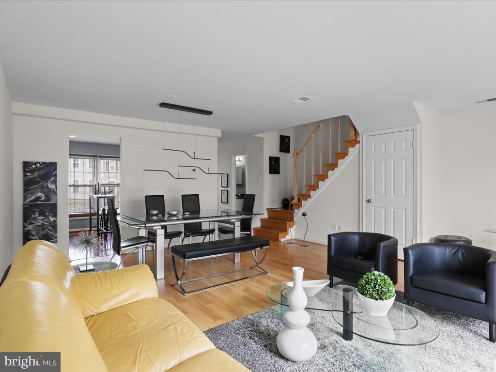 8068 DULCIANA COURT