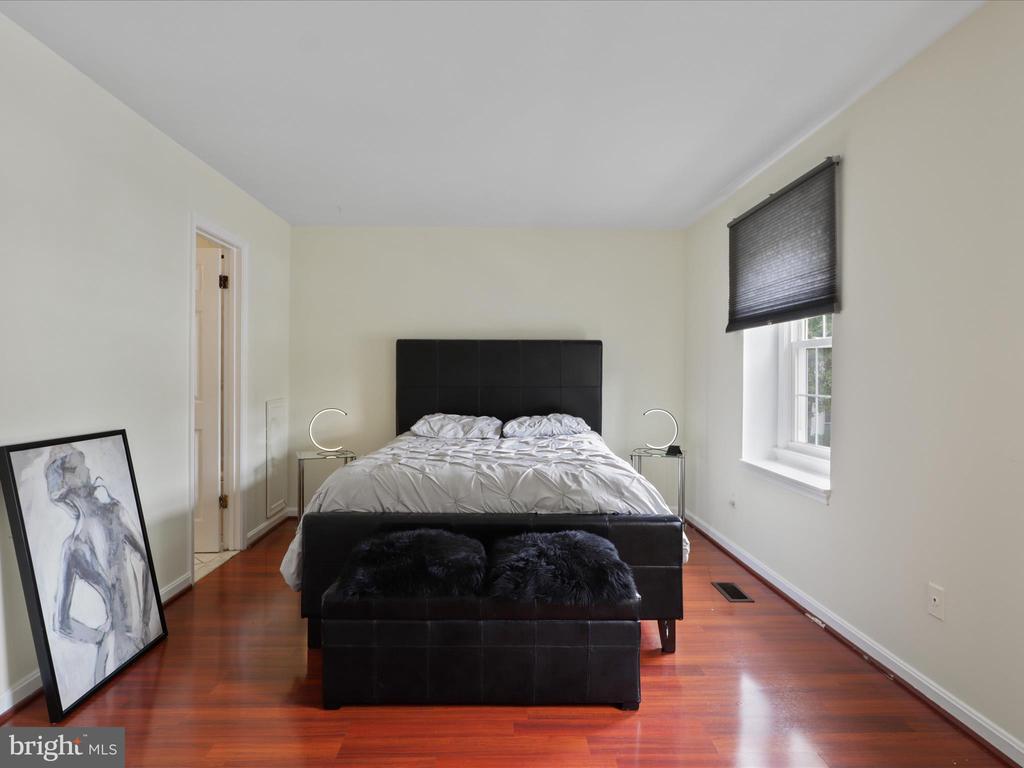 8068 DULCIANA COURT