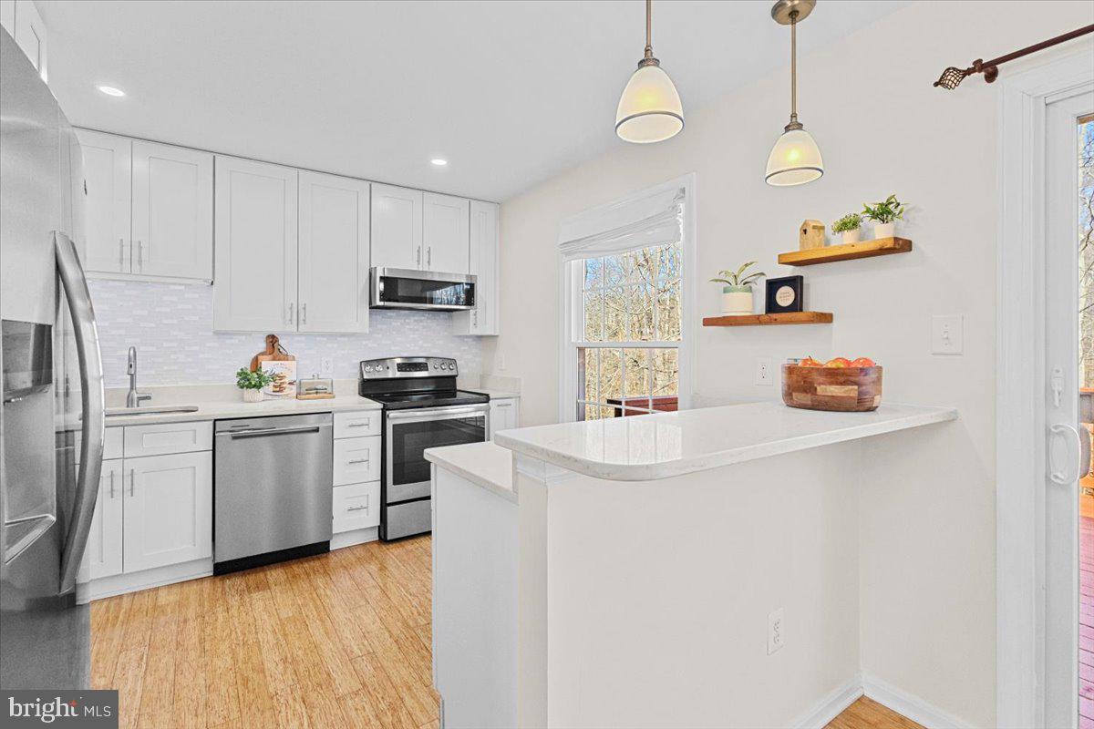 7702 NEWINGTON FOREST AVENUE