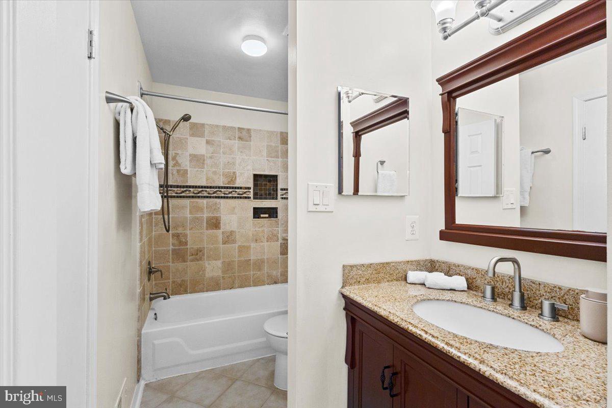 7702 NEWINGTON FOREST AVENUE