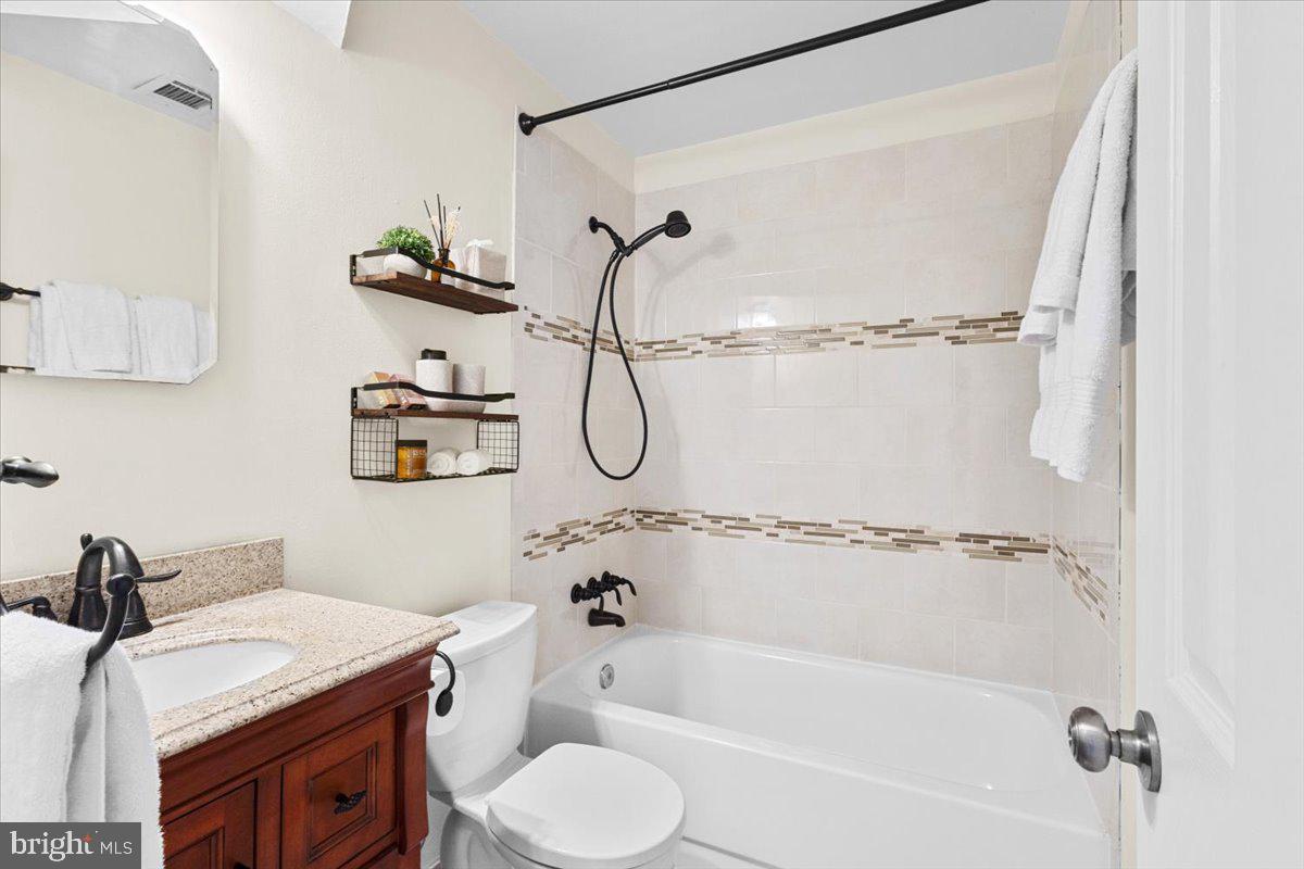 7702 NEWINGTON FOREST AVENUE