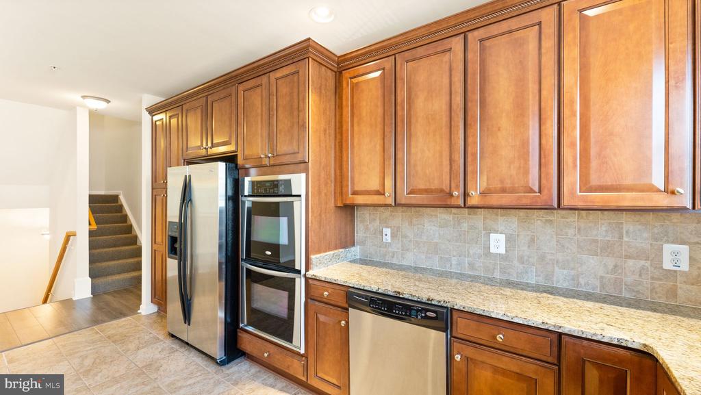 4427 BEECHSTONE LANE