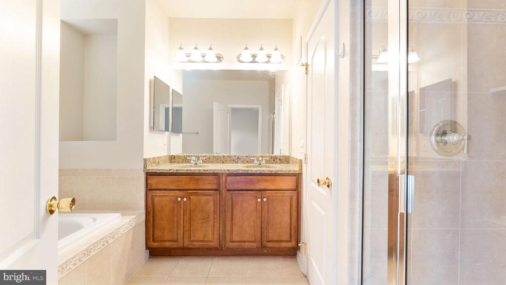 4427 BEECHSTONE LANE