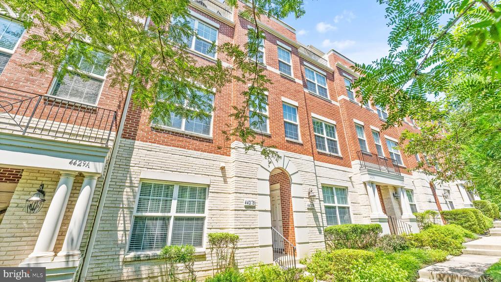 4427 BEECHSTONE LANE