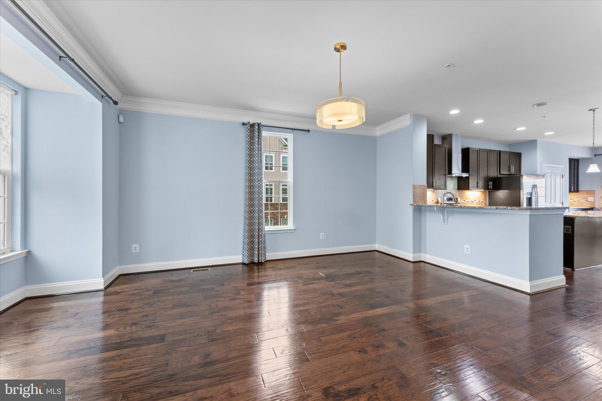 42618 Burbank Ter