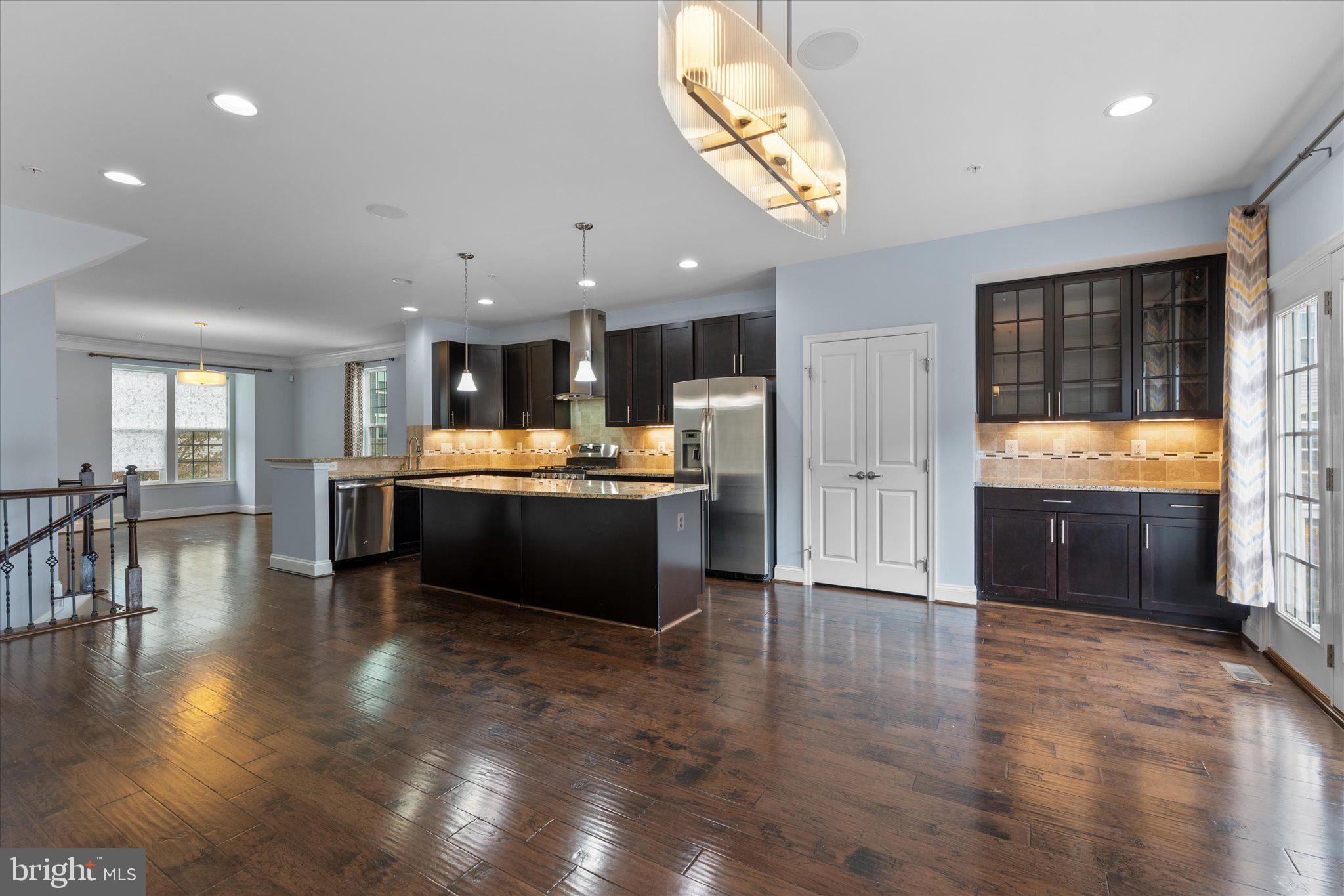 42618 Burbank Ter