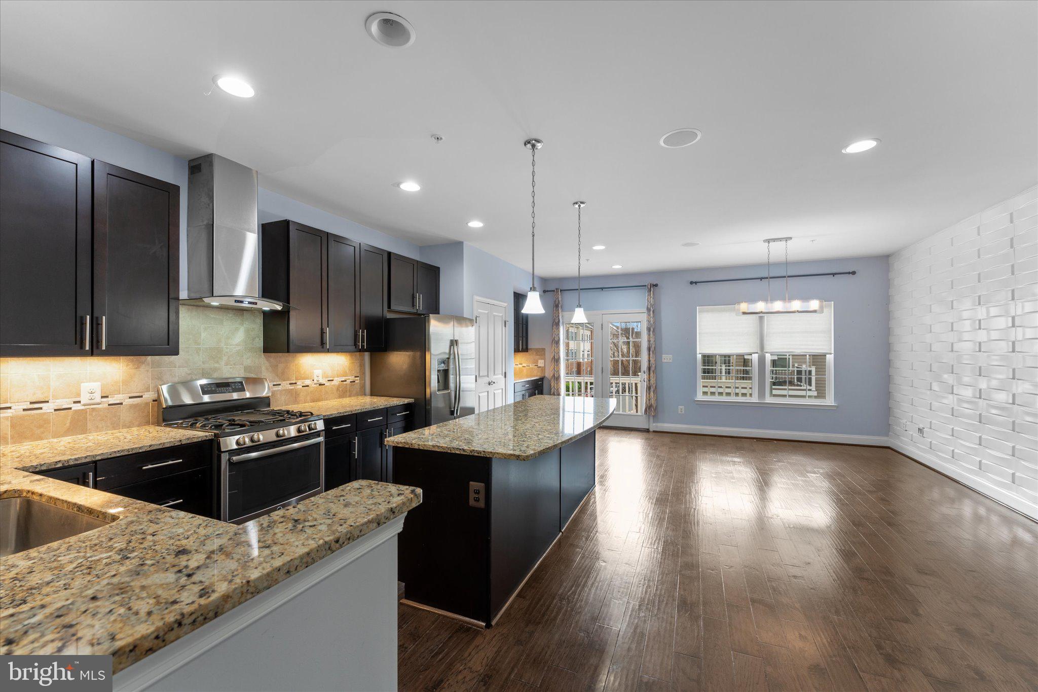 42618 Burbank Ter