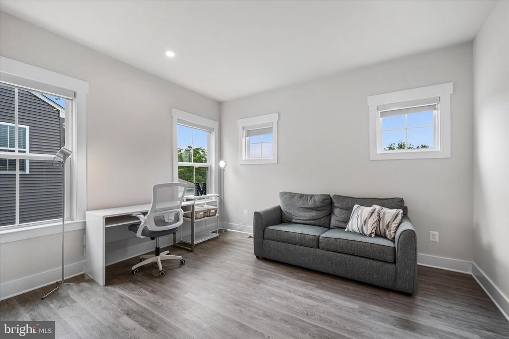 43441 BETTYS FARM DRIVE