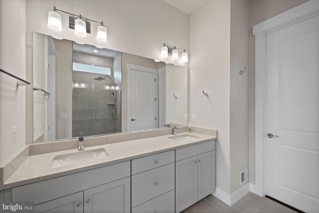 43441 BETTYS FARM DRIVE