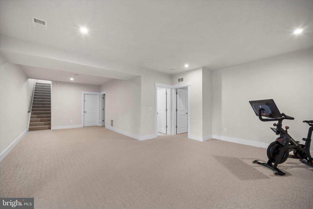 43441 BETTYS FARM DRIVE