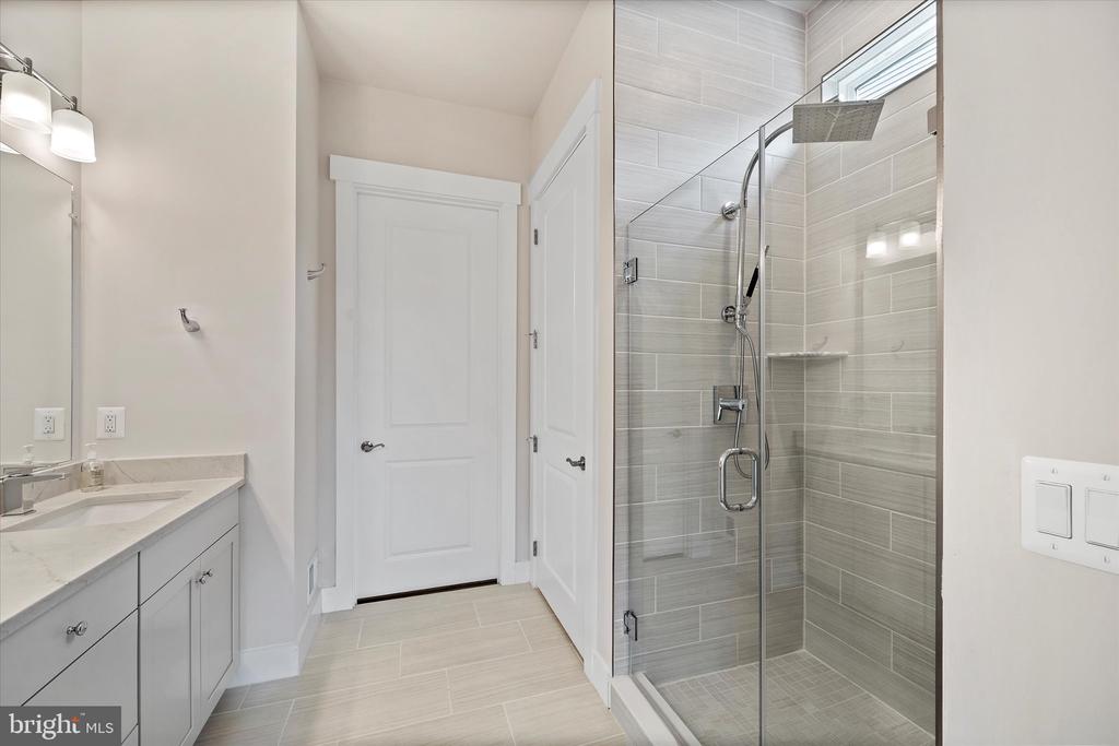 43441 BETTYS FARM DRIVE