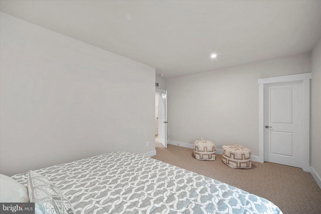 43441 BETTYS FARM DRIVE