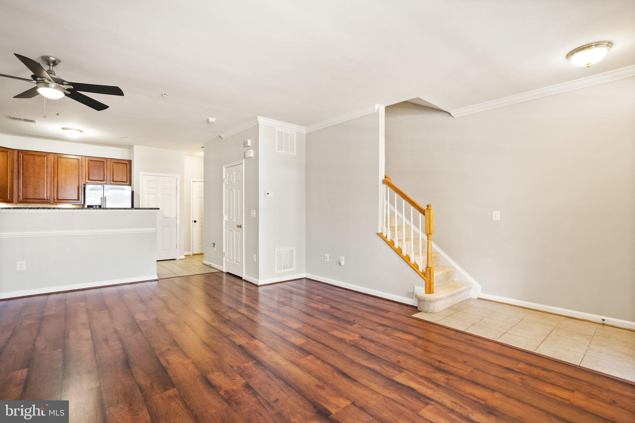 15571 JOHN DISKIN CIRCLE