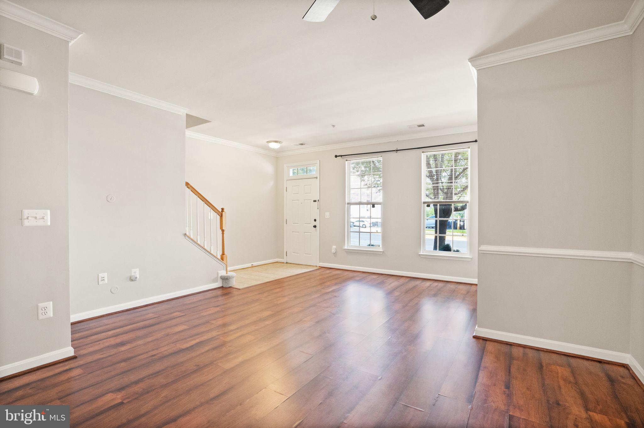 15571 JOHN DISKIN CIRCLE