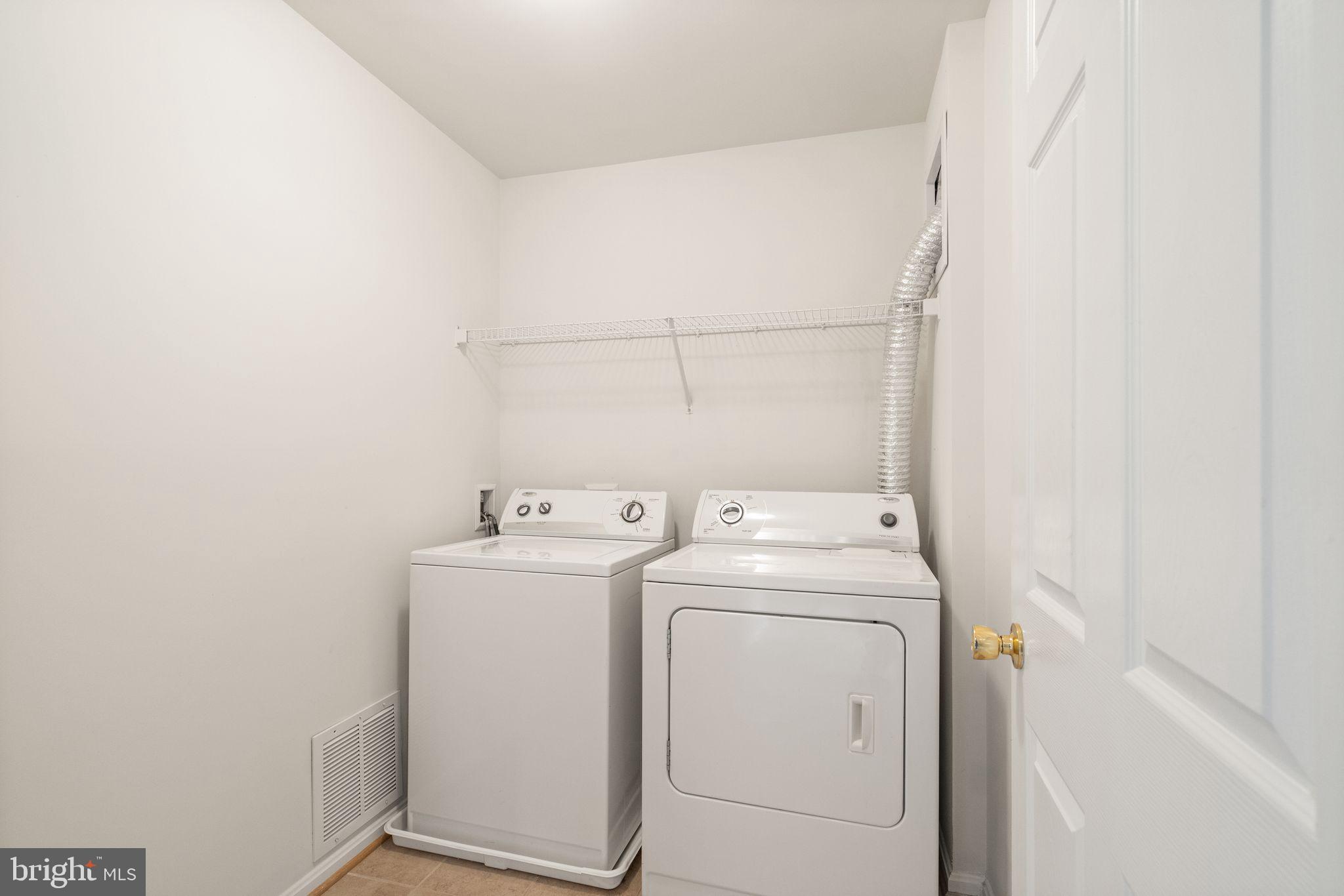 15571 JOHN DISKIN CIRCLE