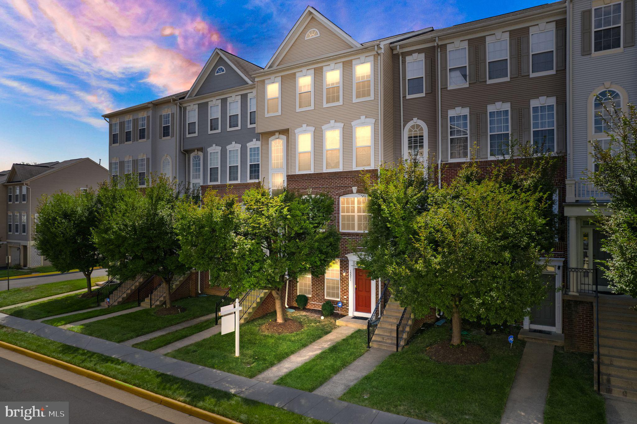 15571 JOHN DISKIN CIRCLE