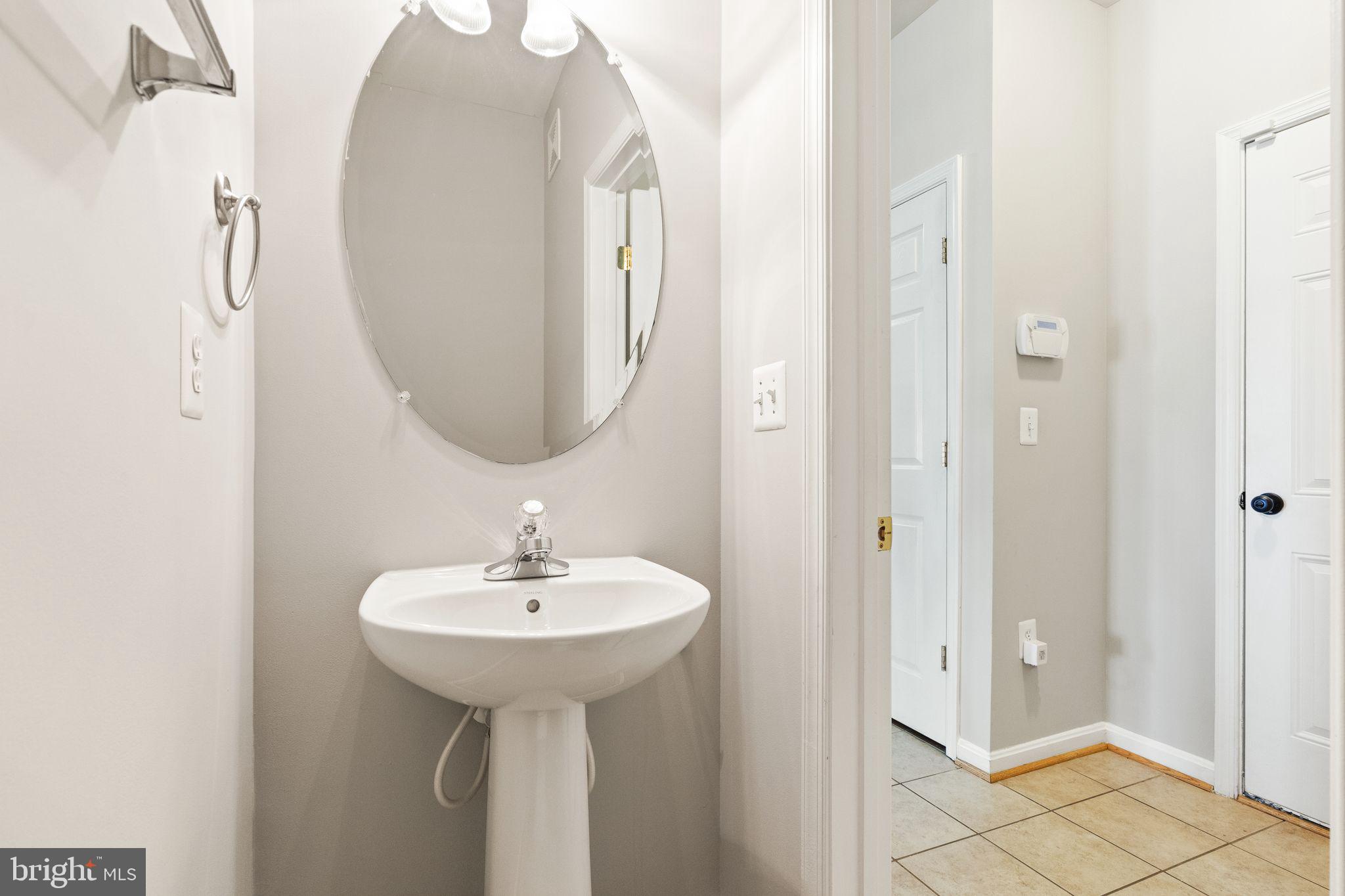 15571 JOHN DISKIN CIRCLE