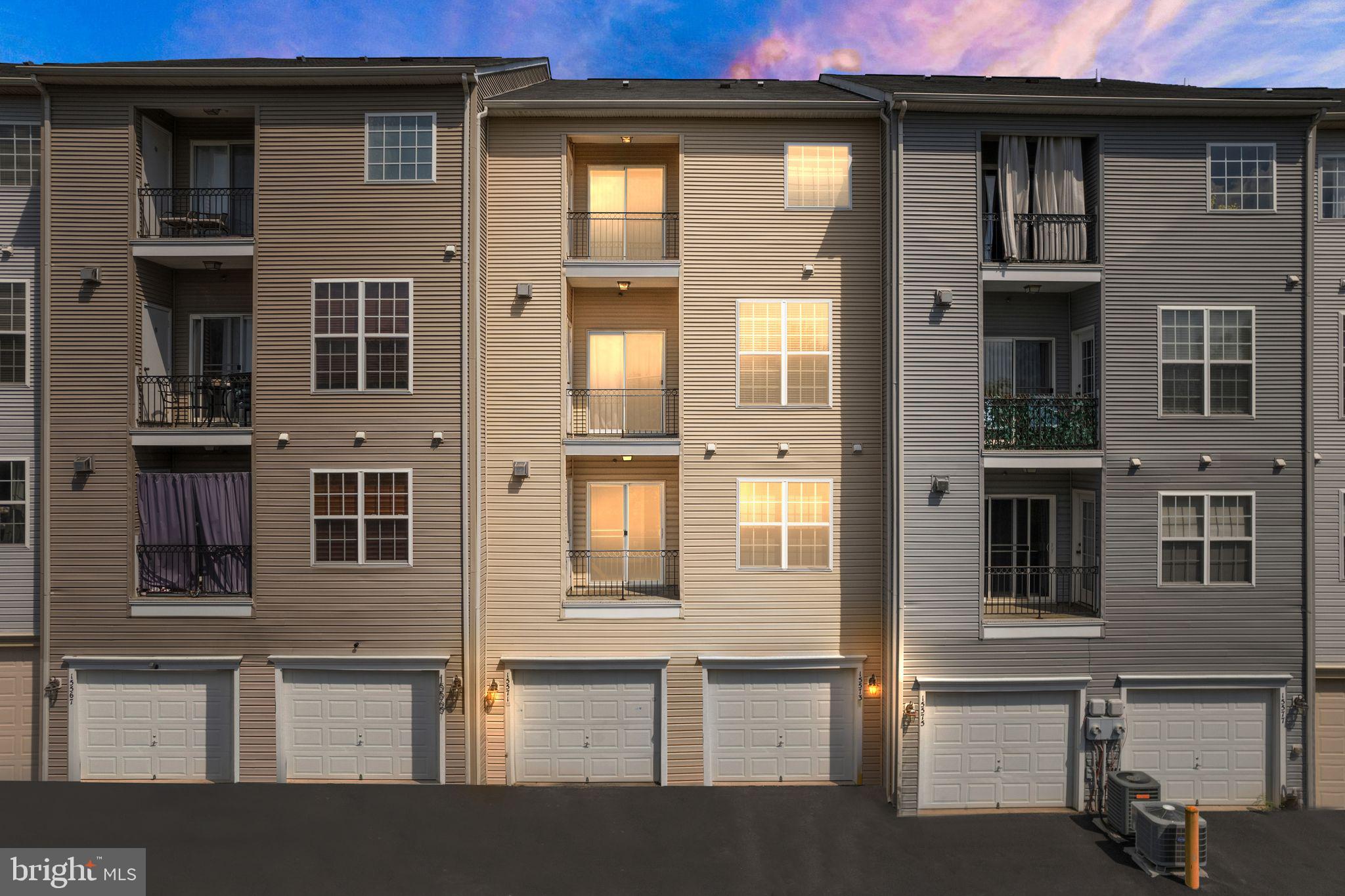 15571 JOHN DISKIN CIRCLE
