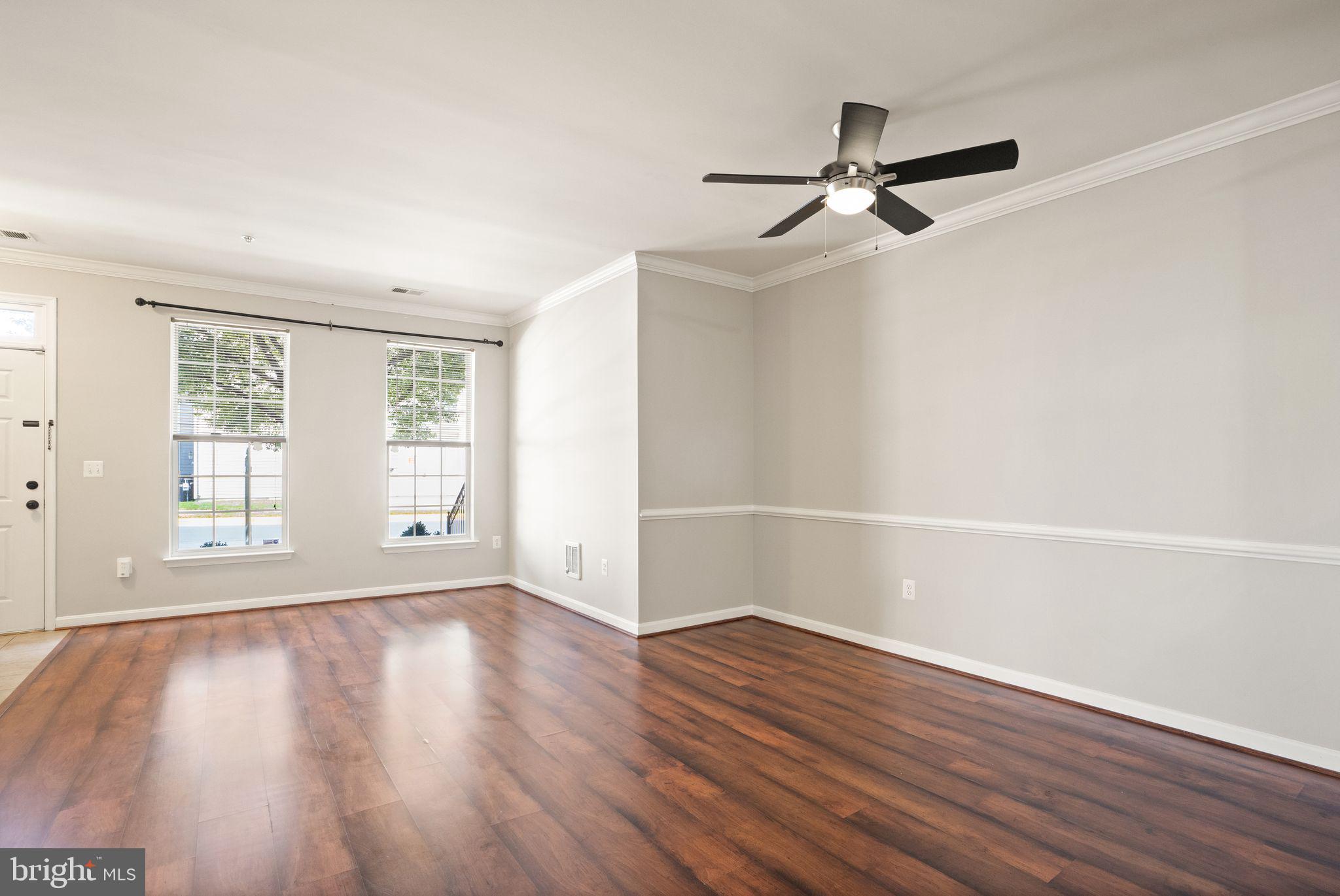 15571 JOHN DISKIN CIRCLE