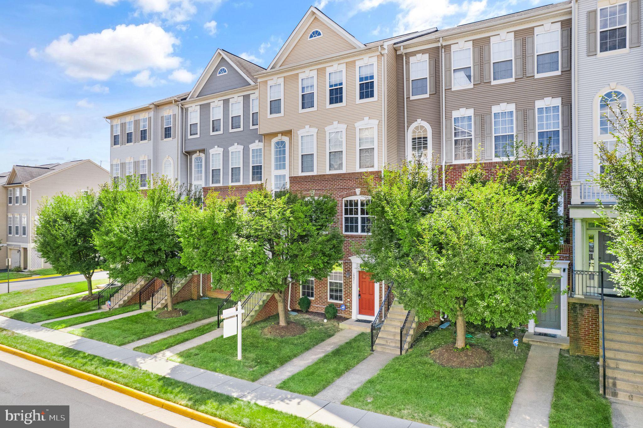 15571 JOHN DISKIN CIRCLE