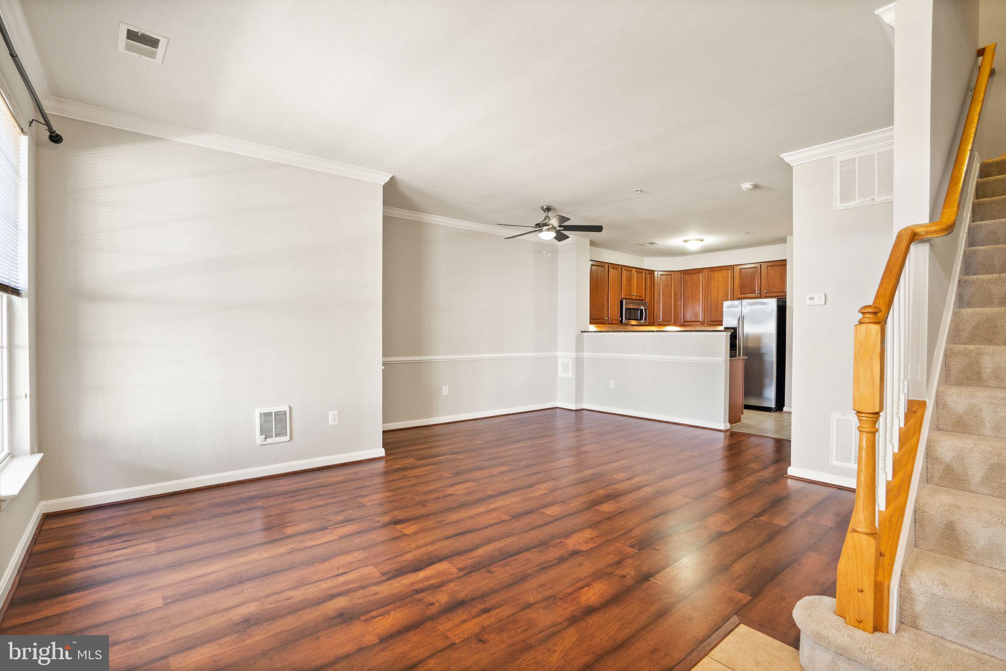 15571 JOHN DISKIN CIRCLE