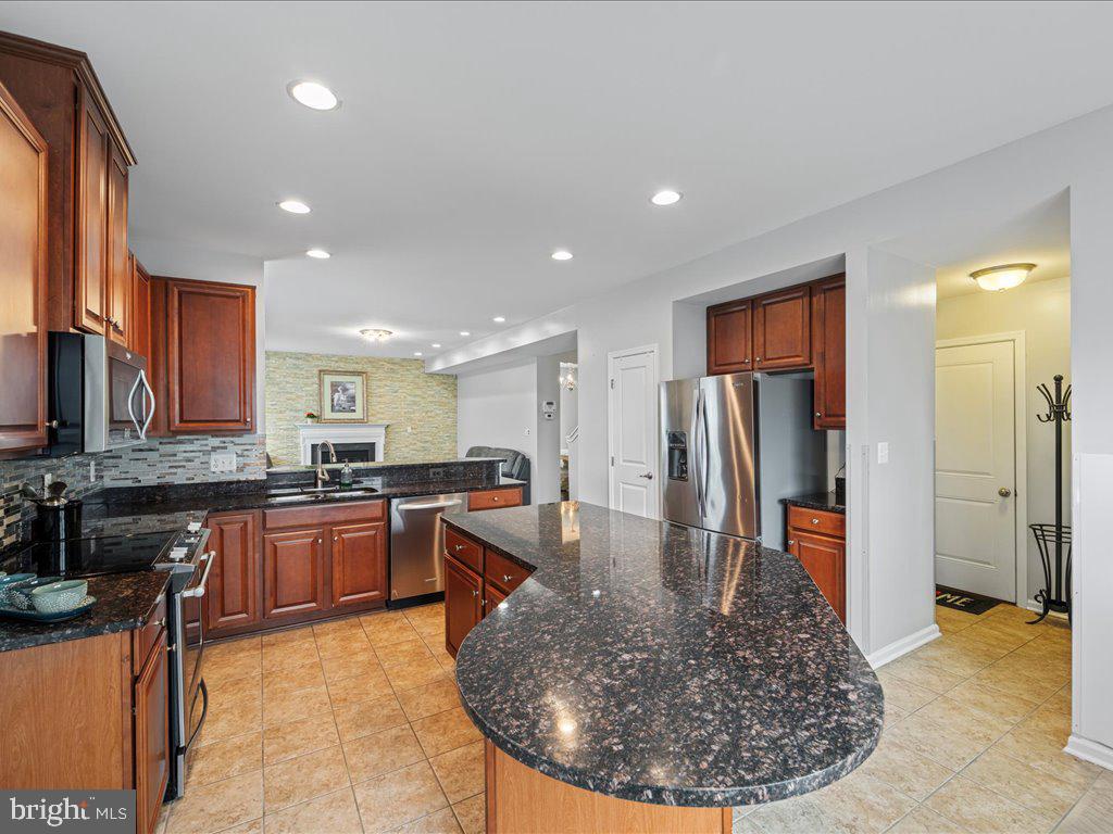 2165 Port Potomac Ave