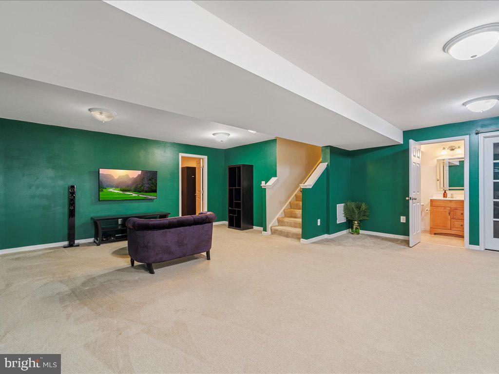 2165 Port Potomac Ave