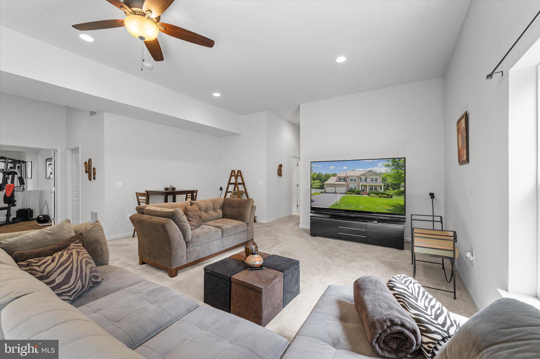 16437 Chattanooga Ln