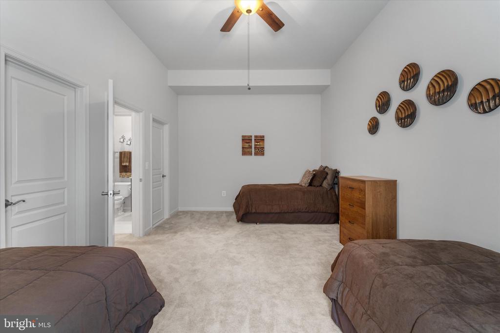 16437 Chattanooga Ln