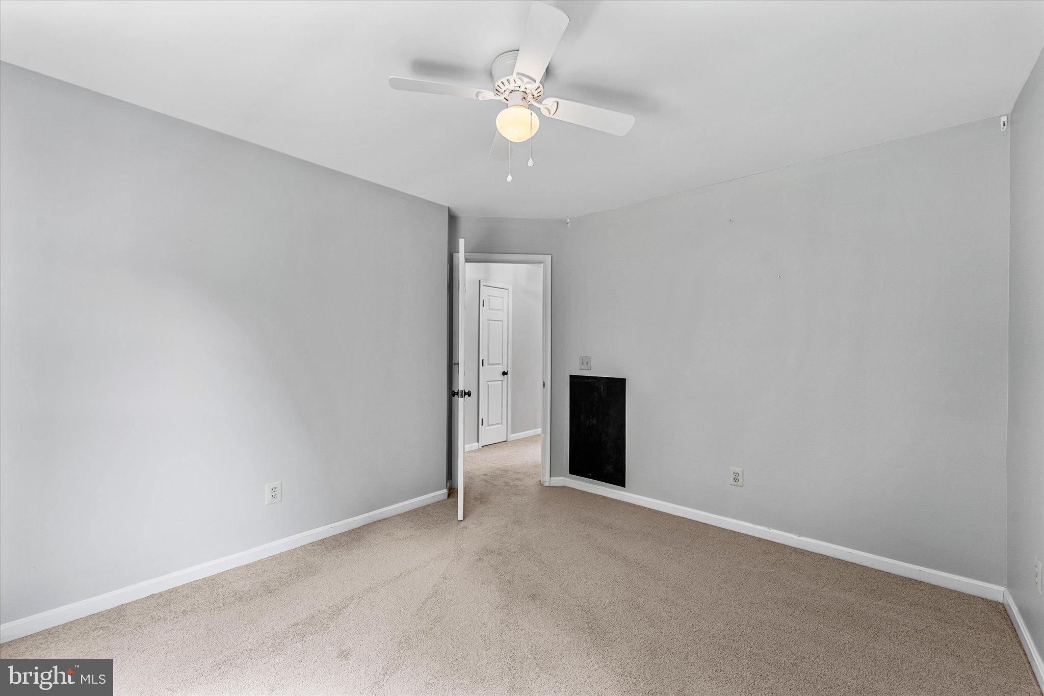3933 Leaf Lawn Ln