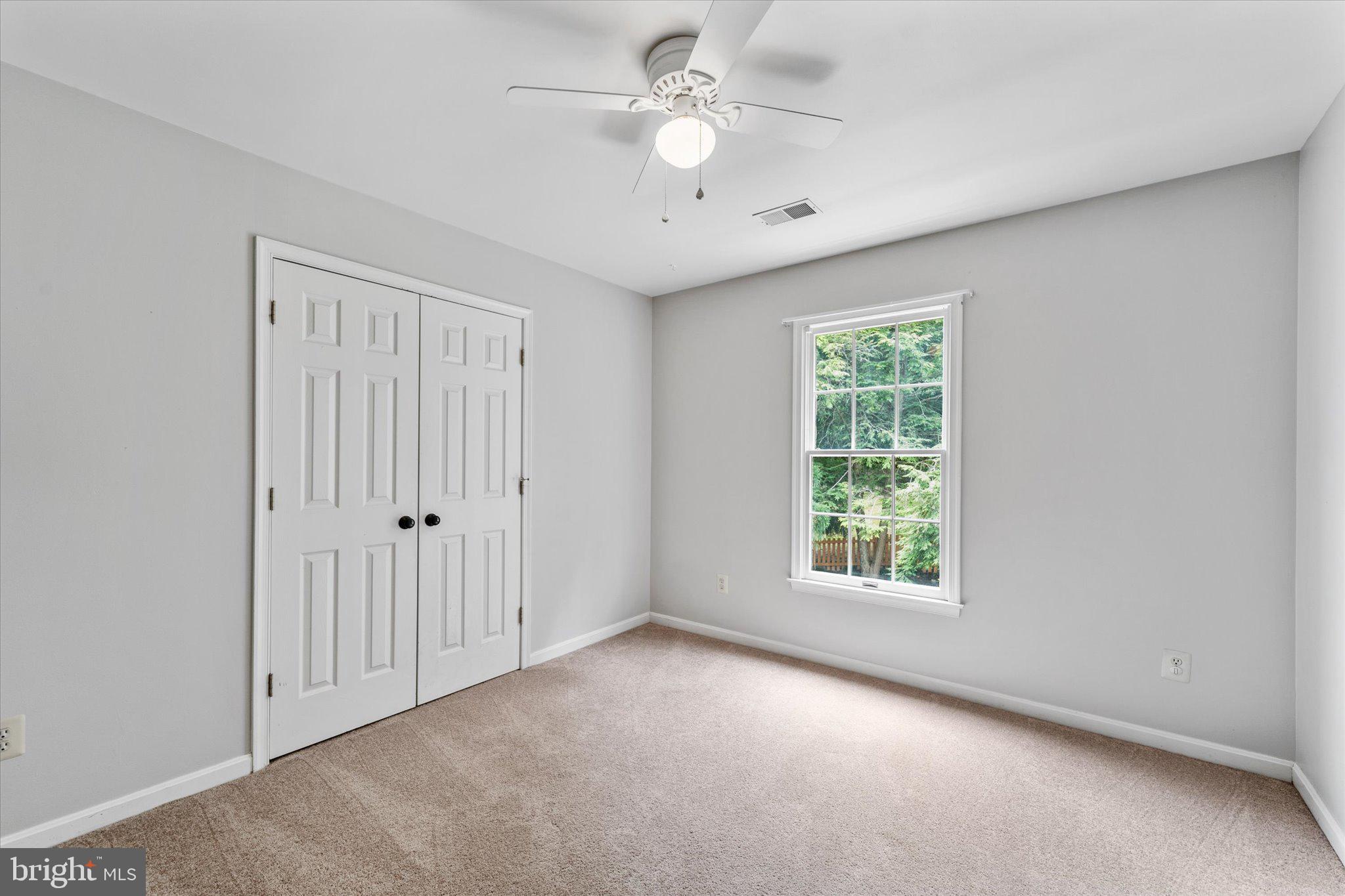 3933 Leaf Lawn Ln