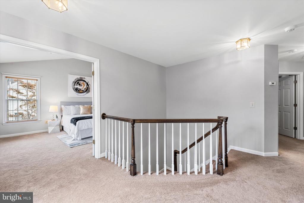 3933 Leaf Lawn Ln