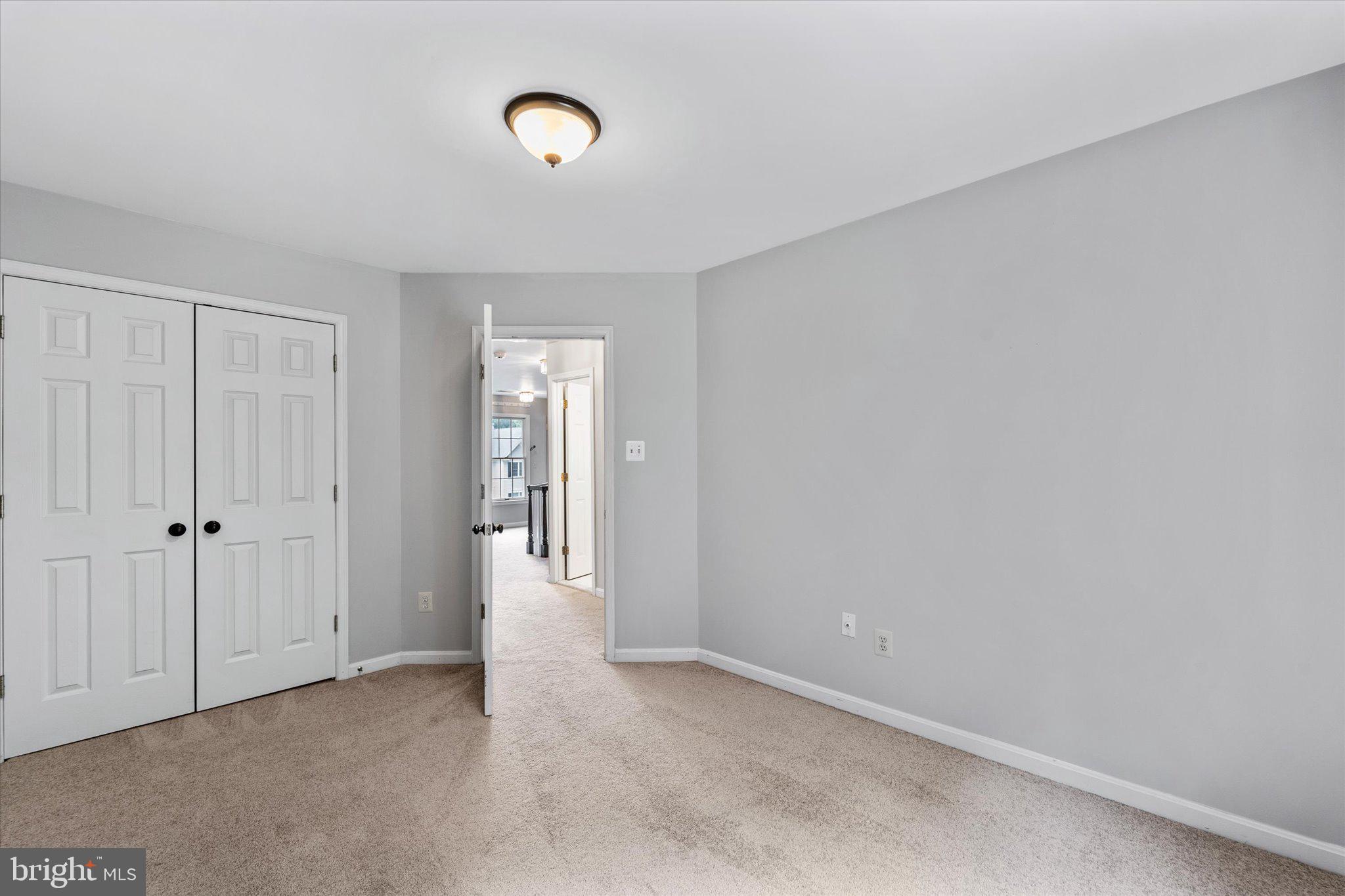 3933 Leaf Lawn Ln