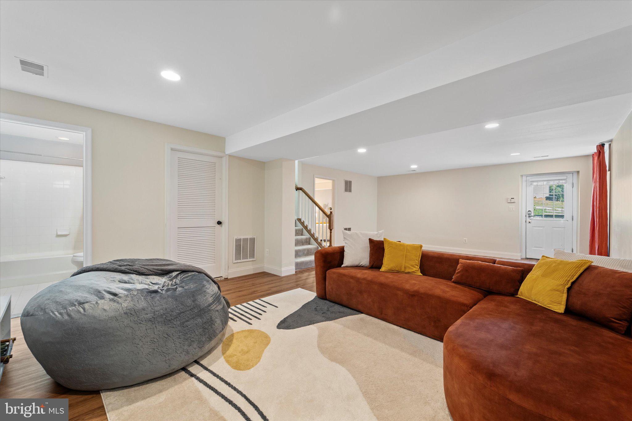 16253 Catenary Dr