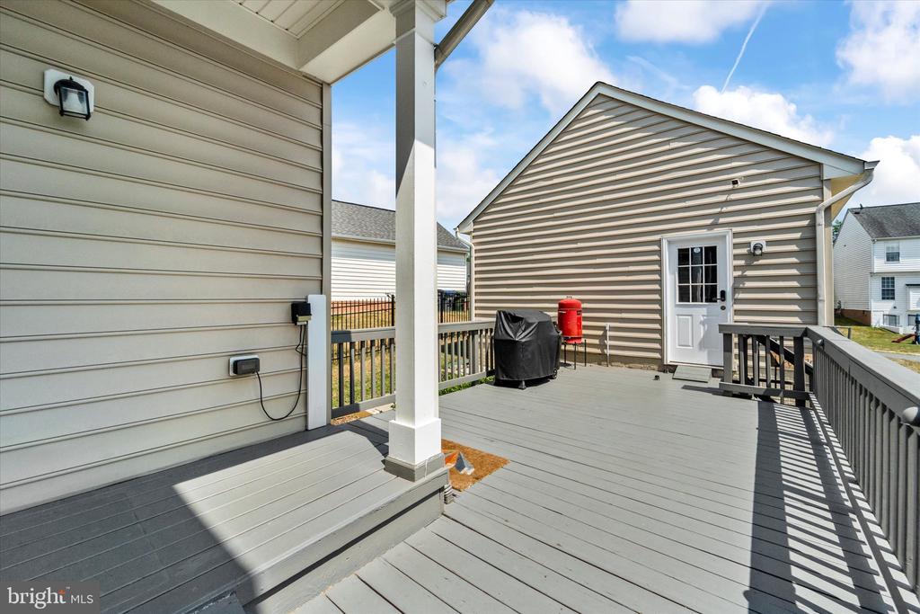 16253 Catenary Dr