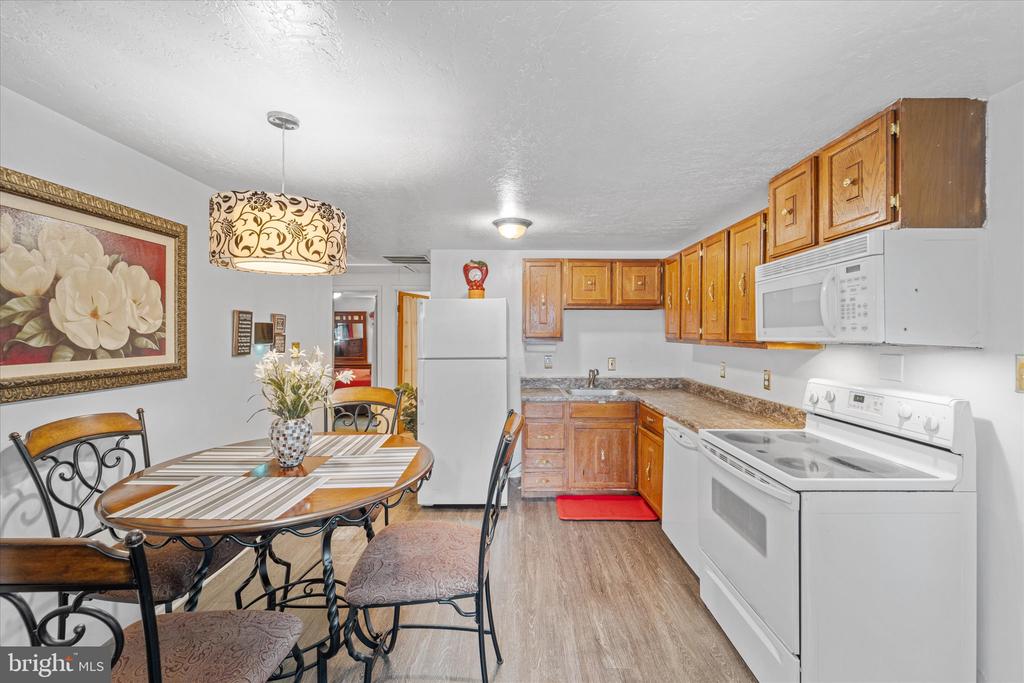 13829 Meadowbrook Rd