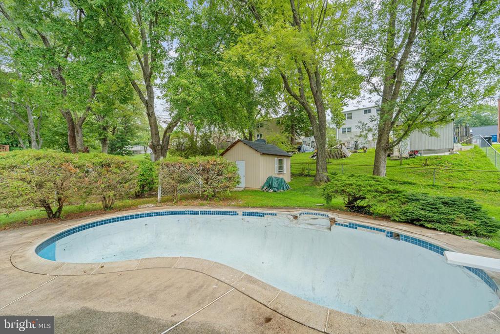 13829 Meadowbrook Rd