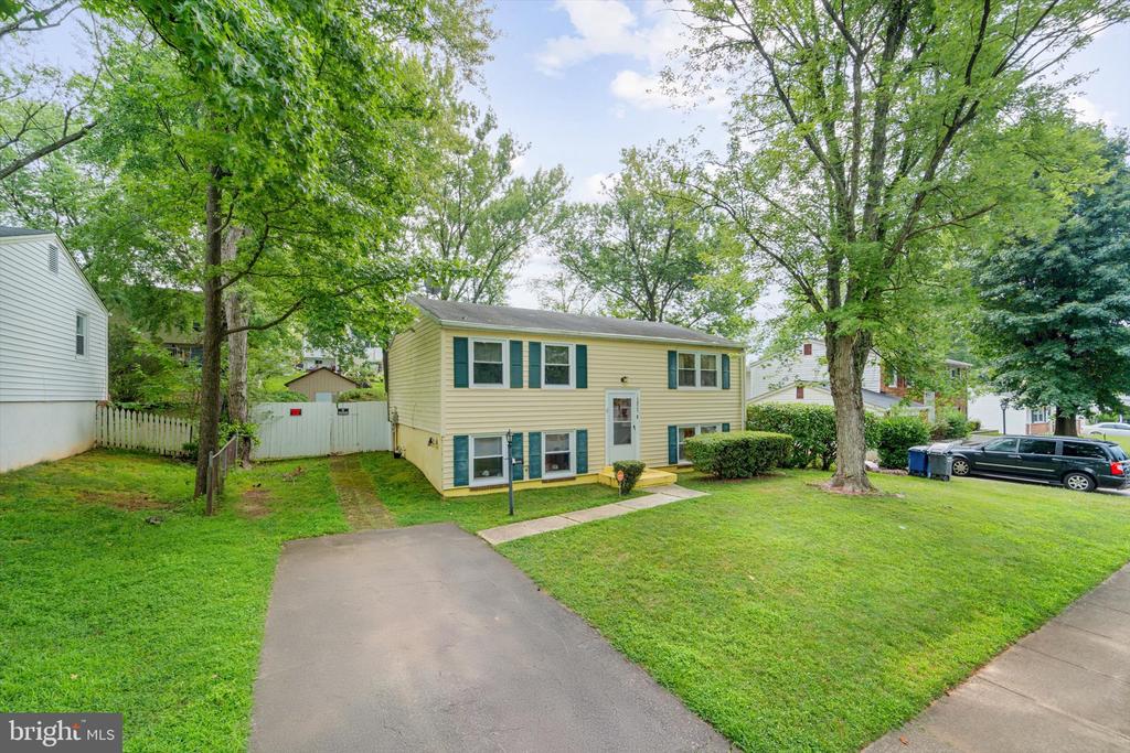 13829 Meadowbrook Rd
